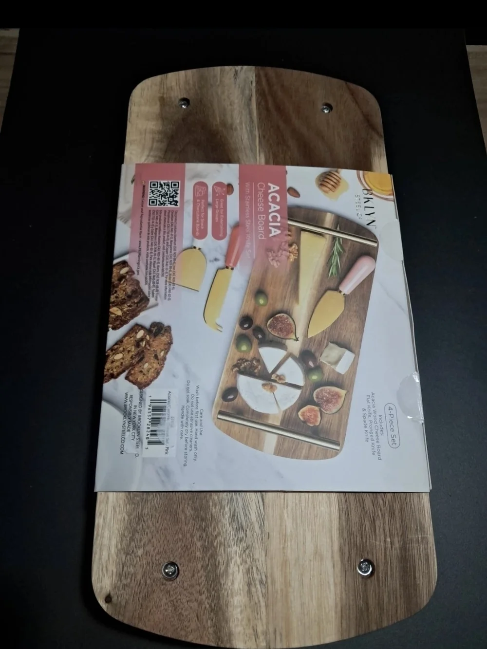 BKLYN Steel Co. Acacia Cheese Board & 4pc Stainless Steel Knife Set Pink White